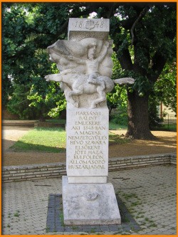 Seregi József: Harsányt Bálint emlékműve